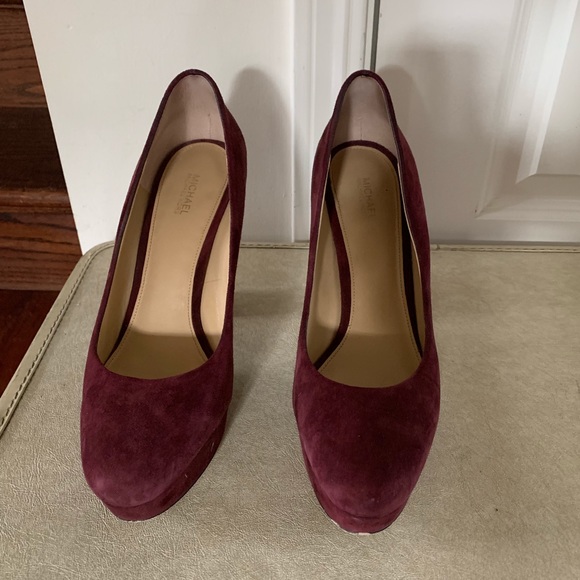 Michael Kors Sabrina Platform Pump Suade Plum - Picture 3 of 6